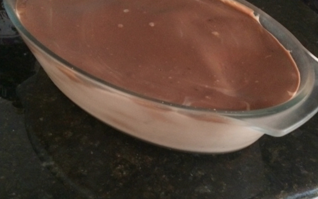 Torta de bolacha com chocolate fácil e prática