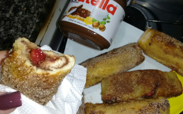 Enroladinho de Nutella com morango