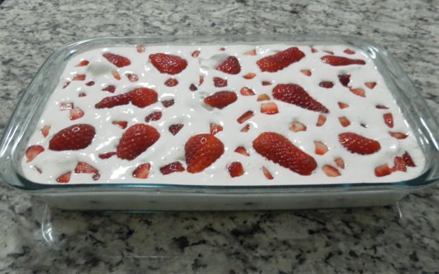 Sobremesa gelada de morango