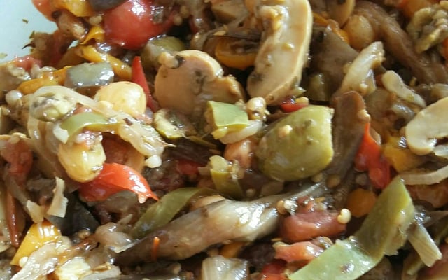 Berinjela de forno para comer como antepasto