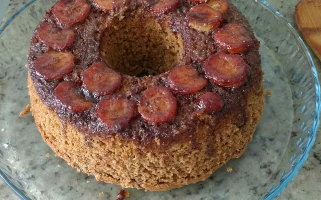 Bolo de banana caramelizada sensacional