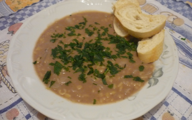 Sopa de feijão fácil e saborosa
