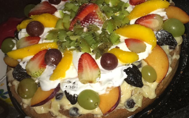 Bolo Pelado (Naked cake)