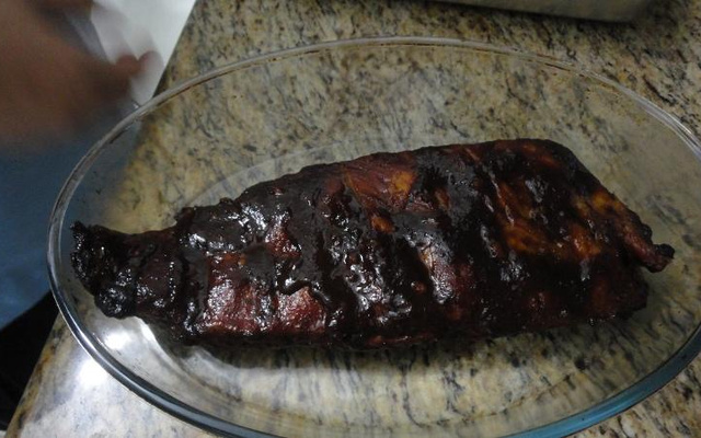 Costela de porco com molho Barbecue