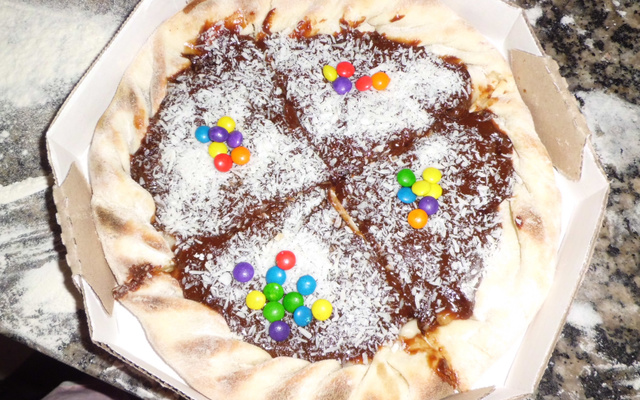 Pizza Crocante de Brigadeiro