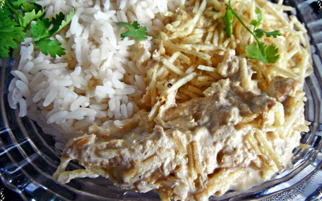 Fricassê saboroso de frango