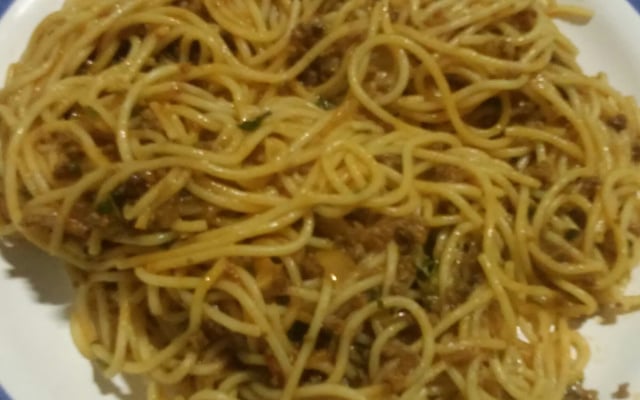 Macarrão com carne moída