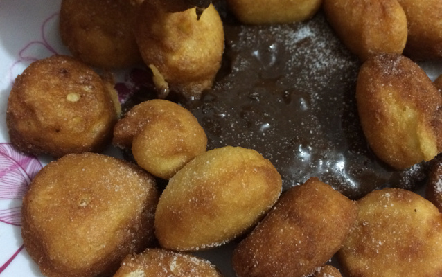Bolinho de chuva com brigadeiro