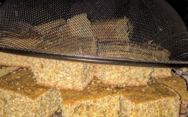 Bolo fácil de fubá com farinha integral de liquidificador