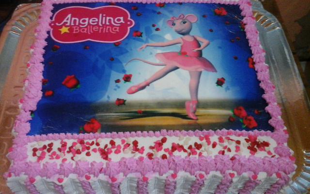 Bolo de maracujá recheado com mousse de maracujá