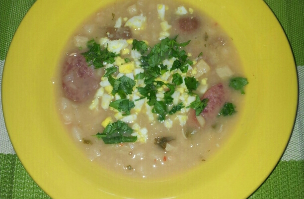Bucho com feijão branco e mocotó
