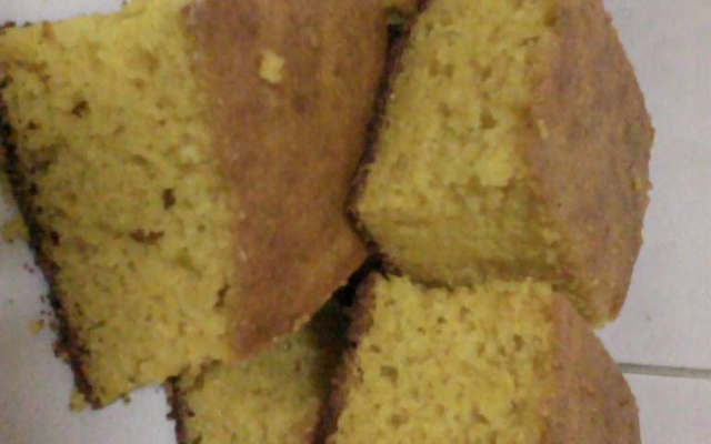 Bolo de cenoura com fubá