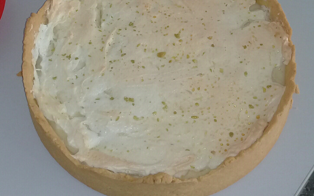 Torta de limão fácil e deliciosa com merengue