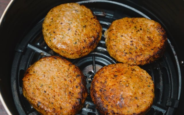 Hambúrguer na air fryer