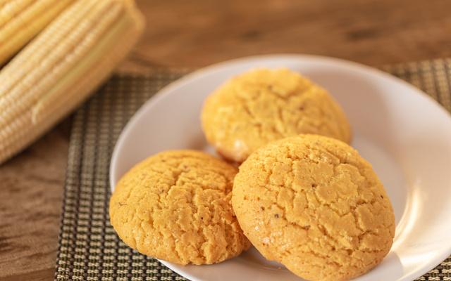 Cookies de milho com canela