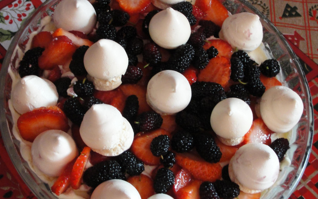 Merengue de frutas vermelhas