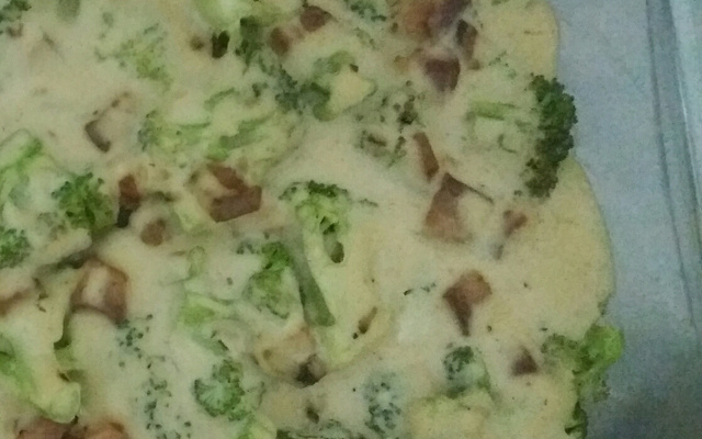 Brócolis gratinado com bacon