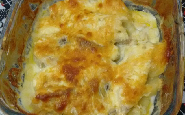 Filé de tilápia gratinado com batatas