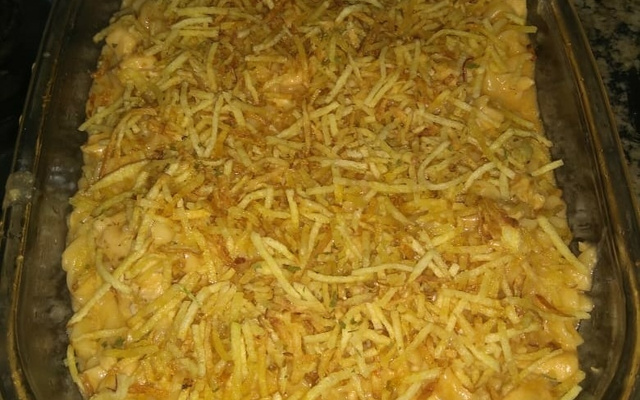 Macarrão com frango na panela de pressão