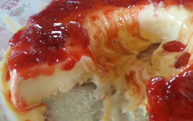 Sorvetão com calda de morango do Lucke