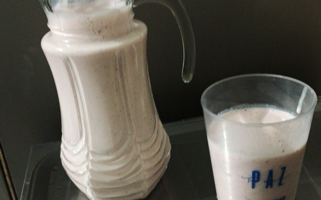 Batida de morango com refrigerante