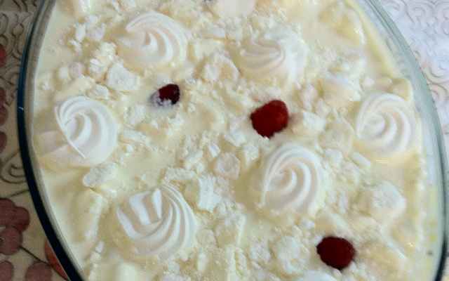 Creme de morango com suspiro