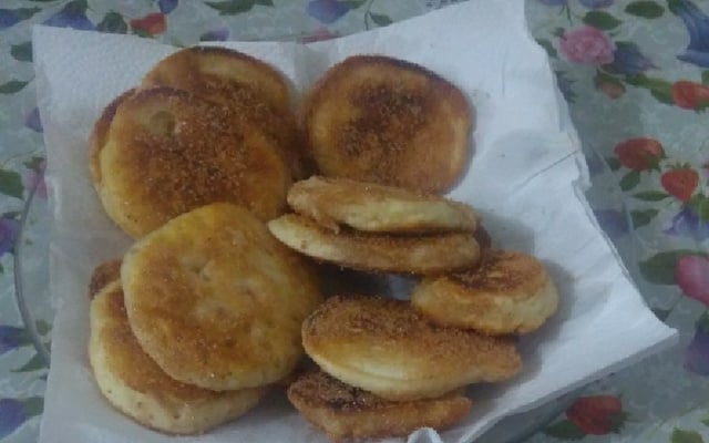 Bolinho de trigo frito
