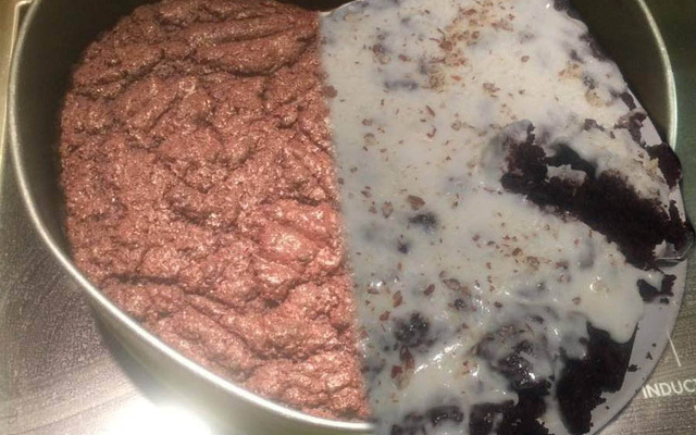 Bolo brownie de chocolate (com cobertura opcional de coco)