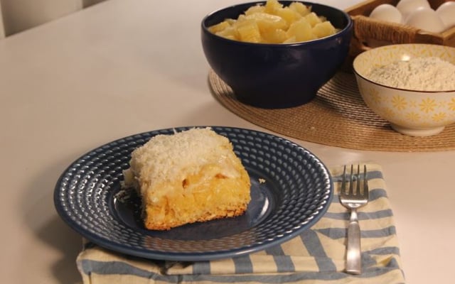 Bolo gelado de abacaxi