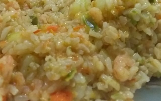 Risoto de arroz integral com camarão