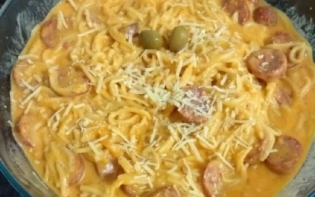 Massa na panela de pressão