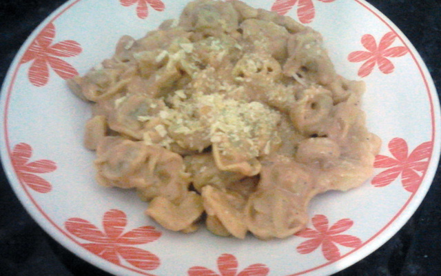 Capeletti de carne ao molho rosé com champingnon