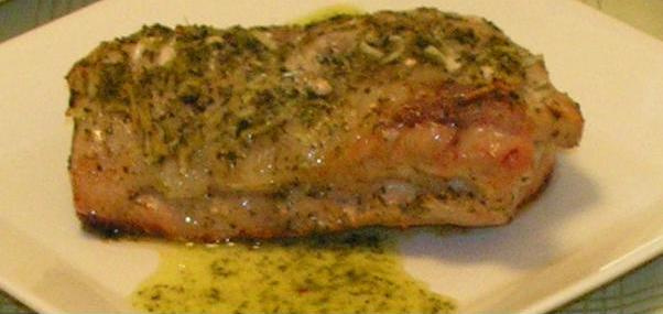 Lombo de porco com molho de hortelã