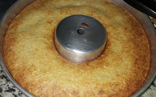 Bolo de banana na massa
