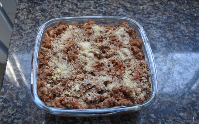 Polenta com molho de carne moída