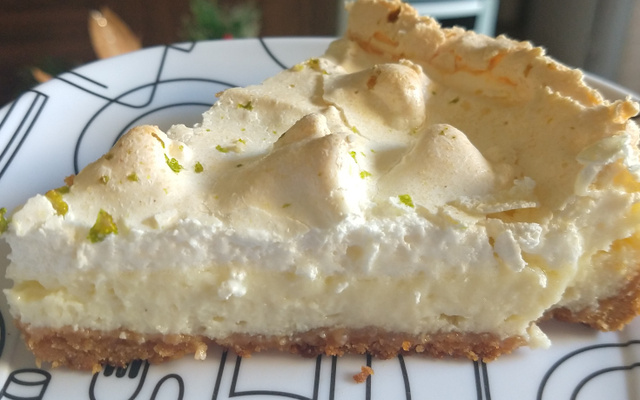 Torta de limão com massa de biscoito