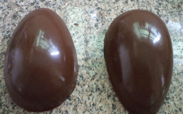 Ovo de Páscoa recheado de Nutella