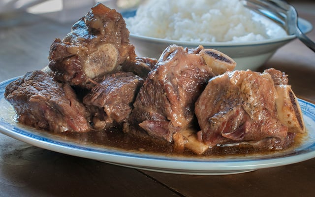 Costelinha ao açafrão