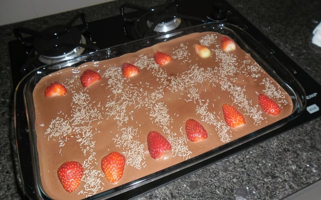 Pavê de morango com creme de chocolate