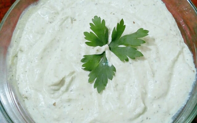 Patê de alho com ricota