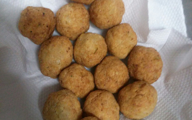 Bolinha de queijo rápida