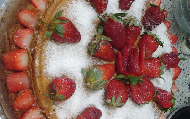 Naked cake de morango e doce de leite (Pâns)