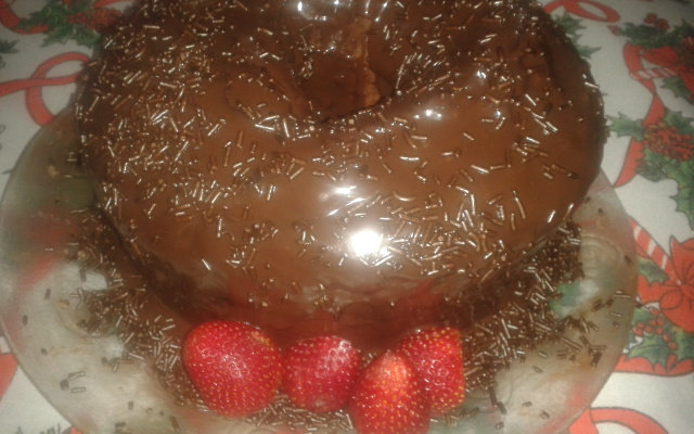 Bolo úmido de chocolate