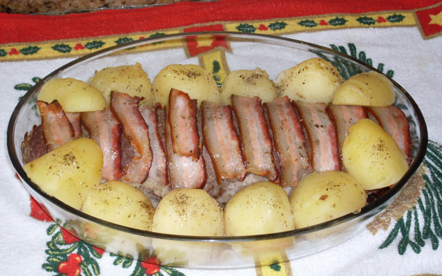 Rocambole de carne prático