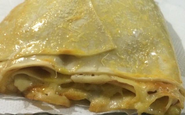 Rocambole  de massa de pastel