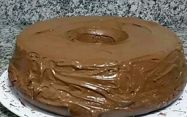 Bolo de iogurte e creme de avelã