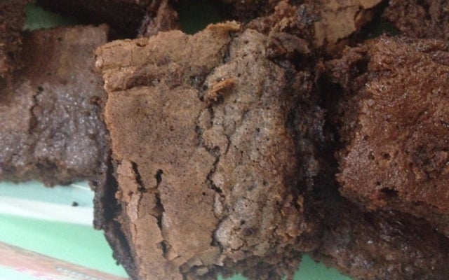 Bolo de chocolate tipo brownie