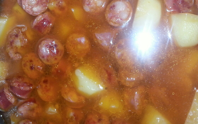 Ensopado de linguiça com batata
