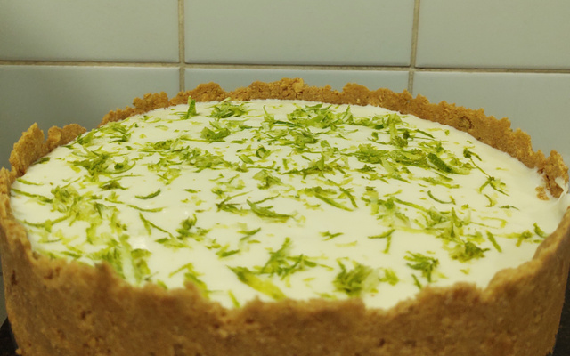 Torta mousse de limão