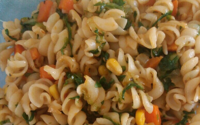 Macarrão com escarola para João Victor